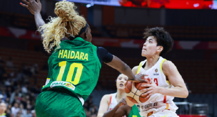 世界杯客户端升级说明-首秀砍大号两双！李月汝已是世界级中锋，中国女篮开门红