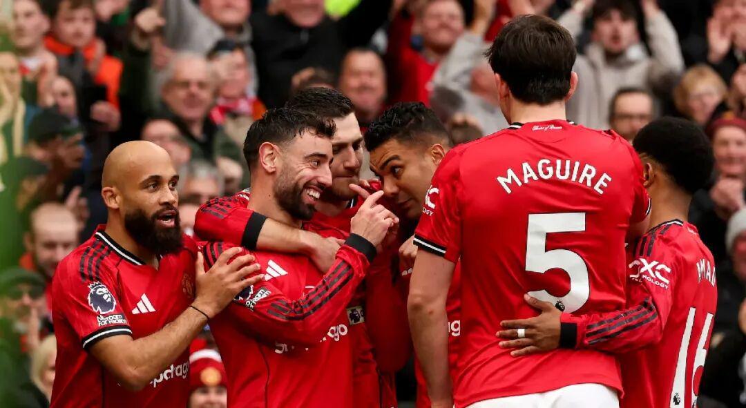 世界杯高清赛事观看平台-冲击欧冠席位，曼联“啃老”真香